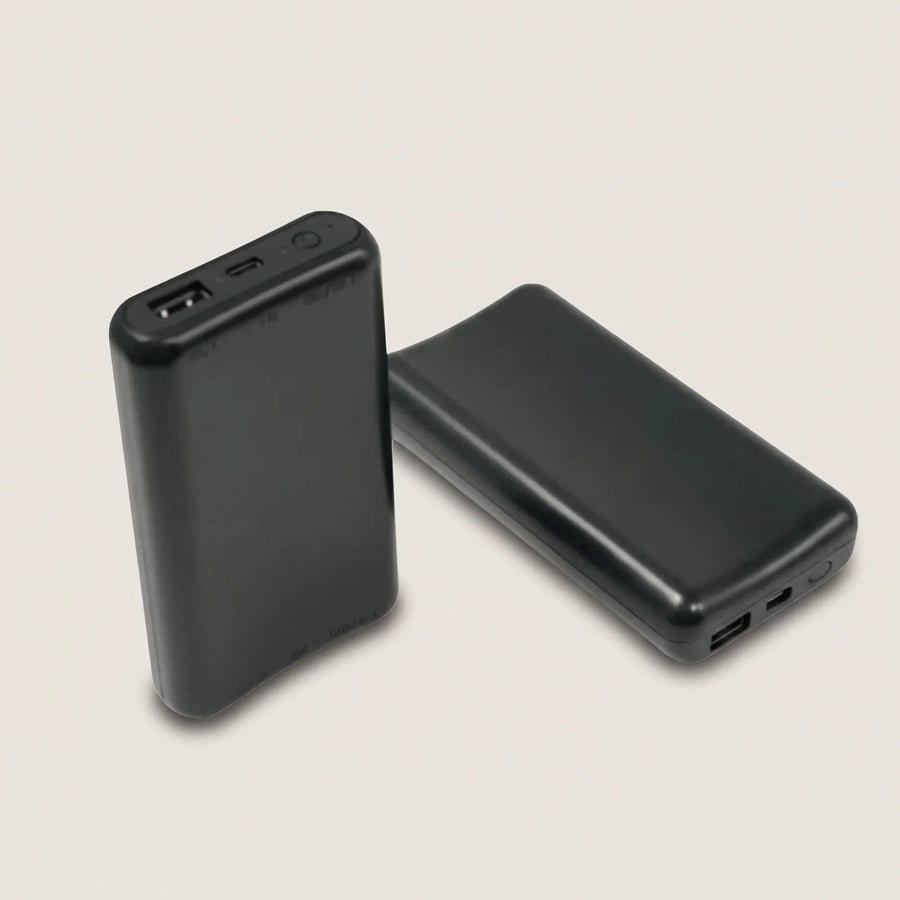 BergHeat Powerbank-Paar für beheizte Socken: zwei schwarze Akkus mit je 4.000 mAh